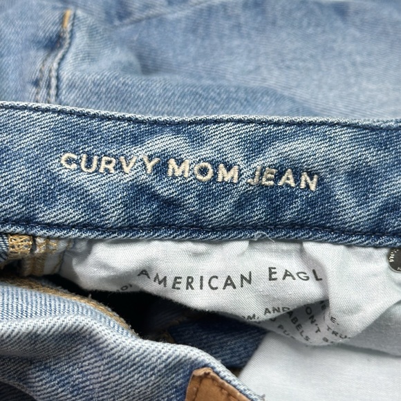 American Eagle Curvy Mom Jean Light Wash Size 10 Short - Picture 10 of 11